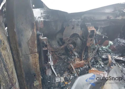 2004 Cadillac Deville Standard z USA, uszkodzony, nr VIN 1GEEH00Y94U500149